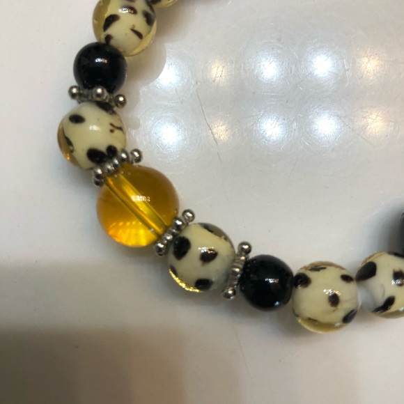 Leopard Bangle Bracelet - Picture 3 of 5